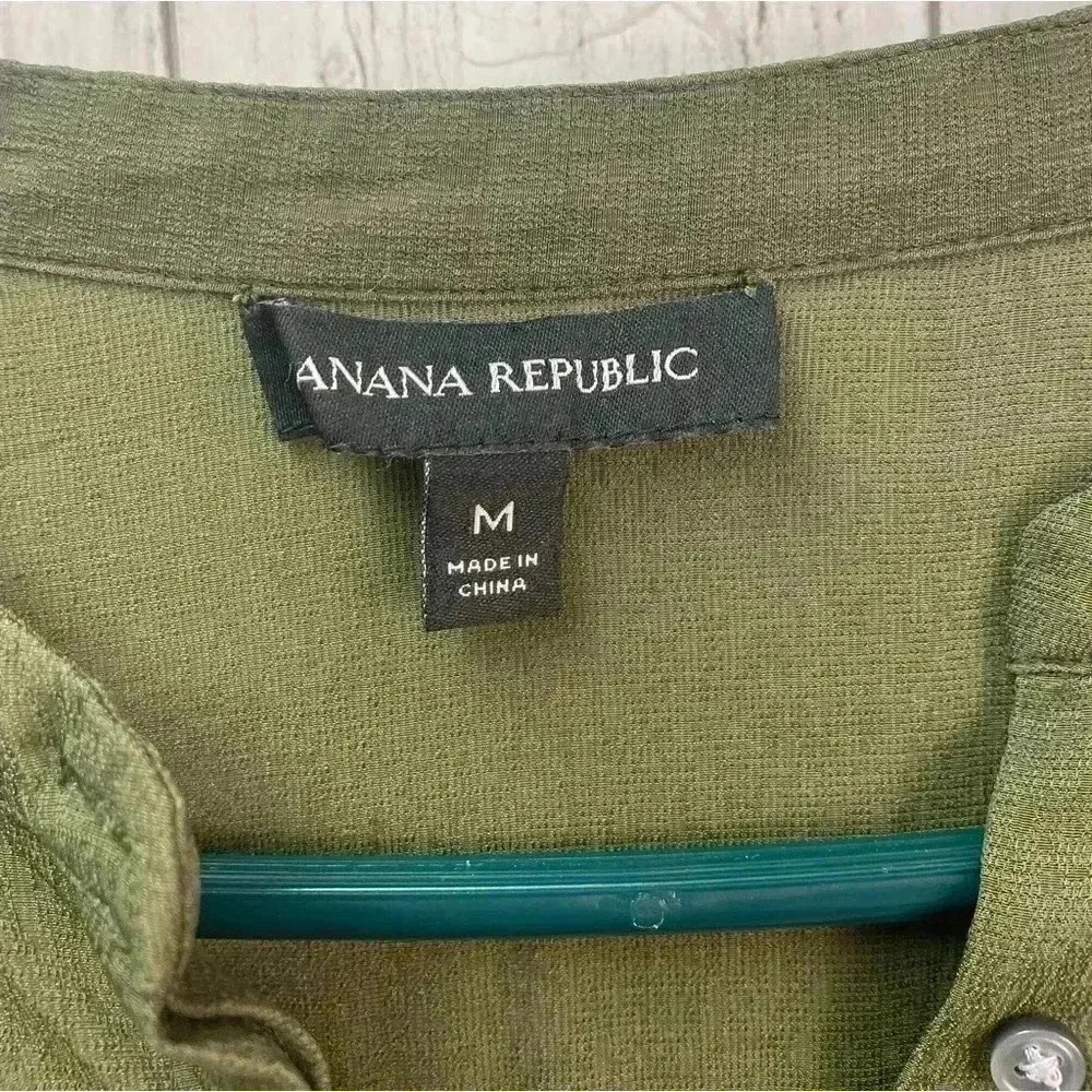 Banana Republic Dark Olive Green Oversized blouse Size Medium - Picture 2 of 9